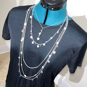 Multi-chain necklace: Can be worn as 1 combined necklace or 2 separate necklaces